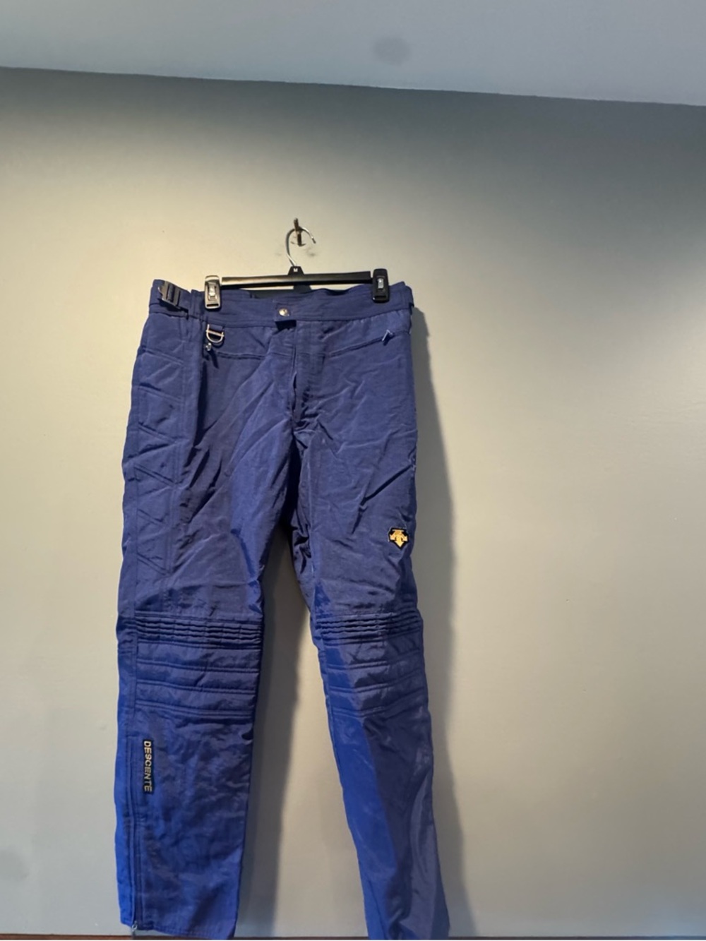 *Descente Men's Navy Cargo Pants with Knee Panels